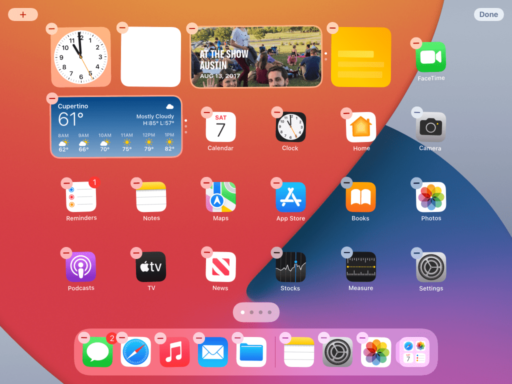 iPadOS 15 Home screen showing editing mode.