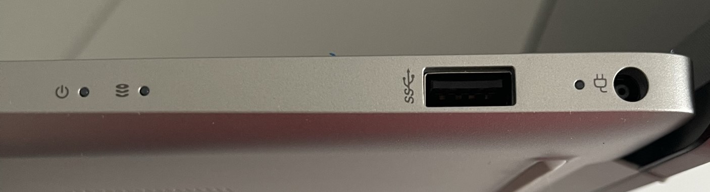HP 17.3" Right-side View
